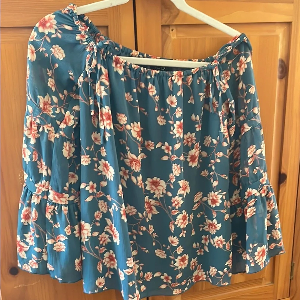 Floral Off-Shoulder Blouse - Picture 4 of 15